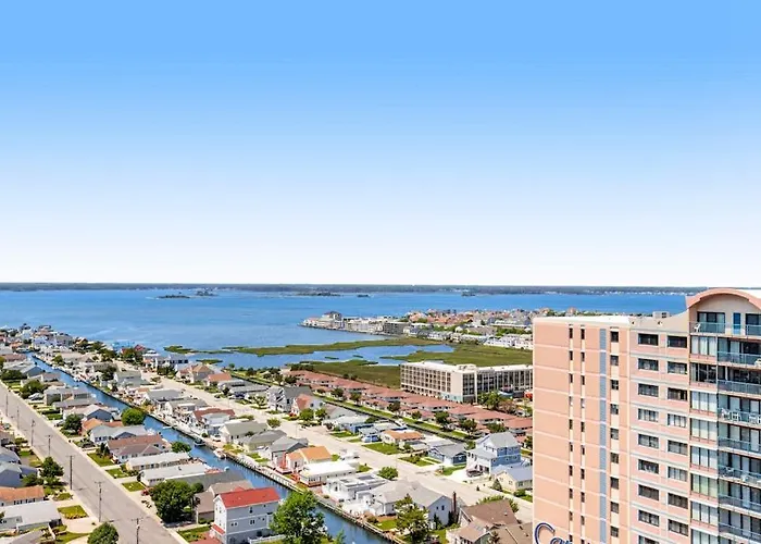 Beachfront With Great Views Balcony Pools & Game Holiday home Ocean City